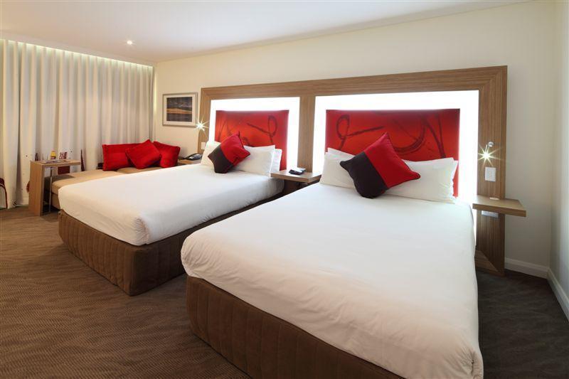 Novotel Sydney West Hq Rooty Hill Exteriör bild