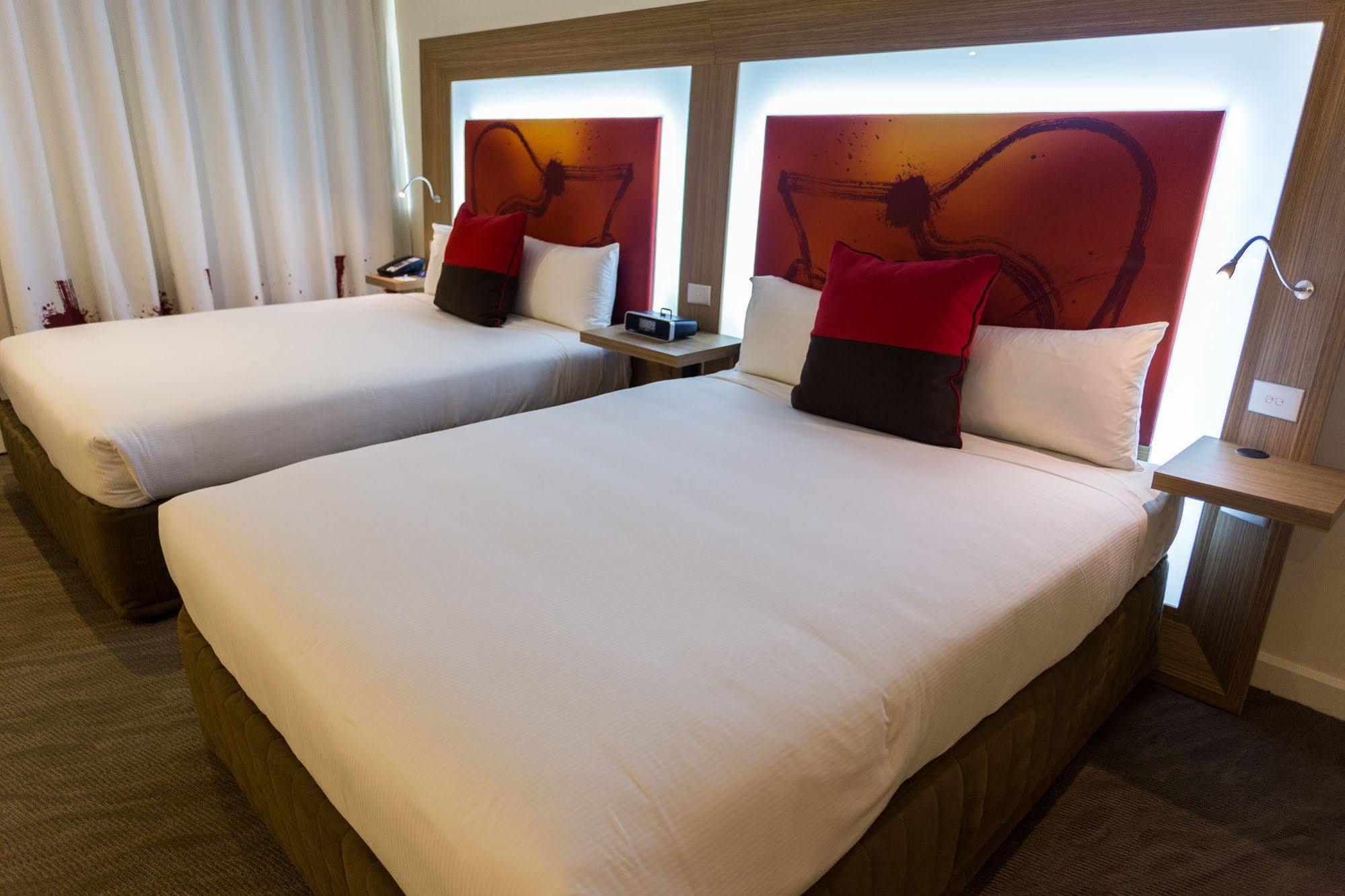 Novotel Sydney West Hq Rooty Hill Exteriör bild