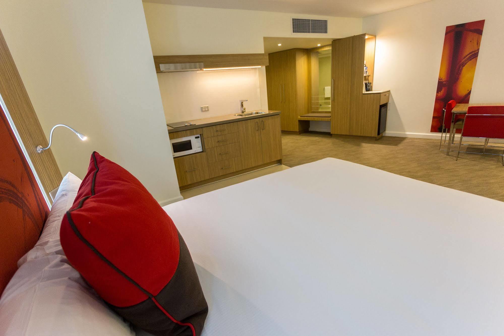 Novotel Sydney West Hq Rooty Hill Exteriör bild