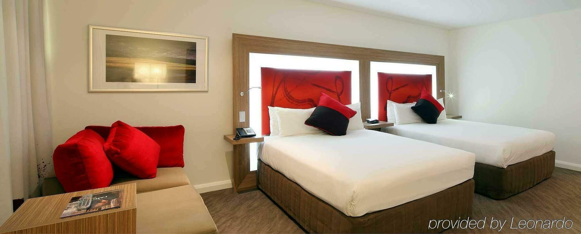 Novotel Sydney West Hq Rooty Hill Exteriör bild