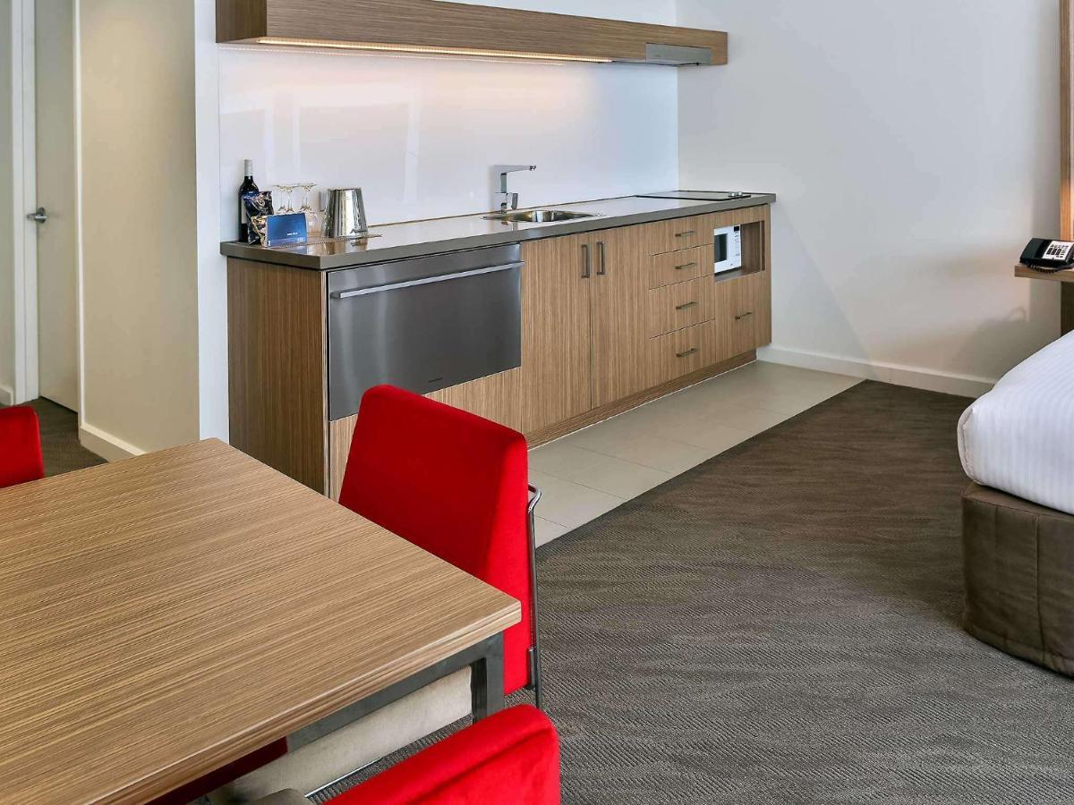 Novotel Sydney West Hq Rooty Hill Exteriör bild